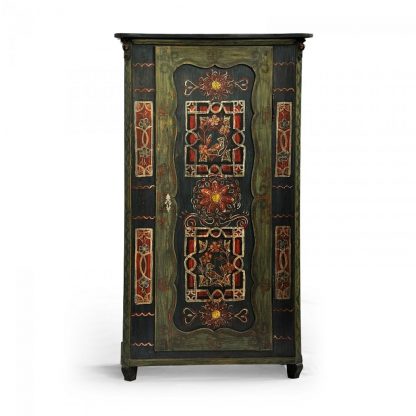 Malovaná selská skříň