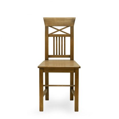 Nízká patinovaná rustikální židle.