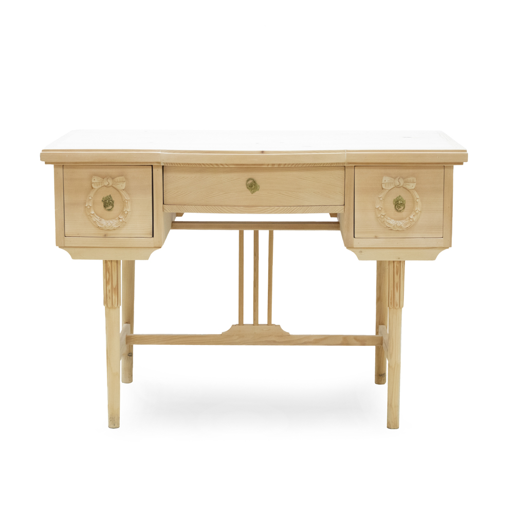 Psací stůl v klasicisním stylu bez povrchové úpravy