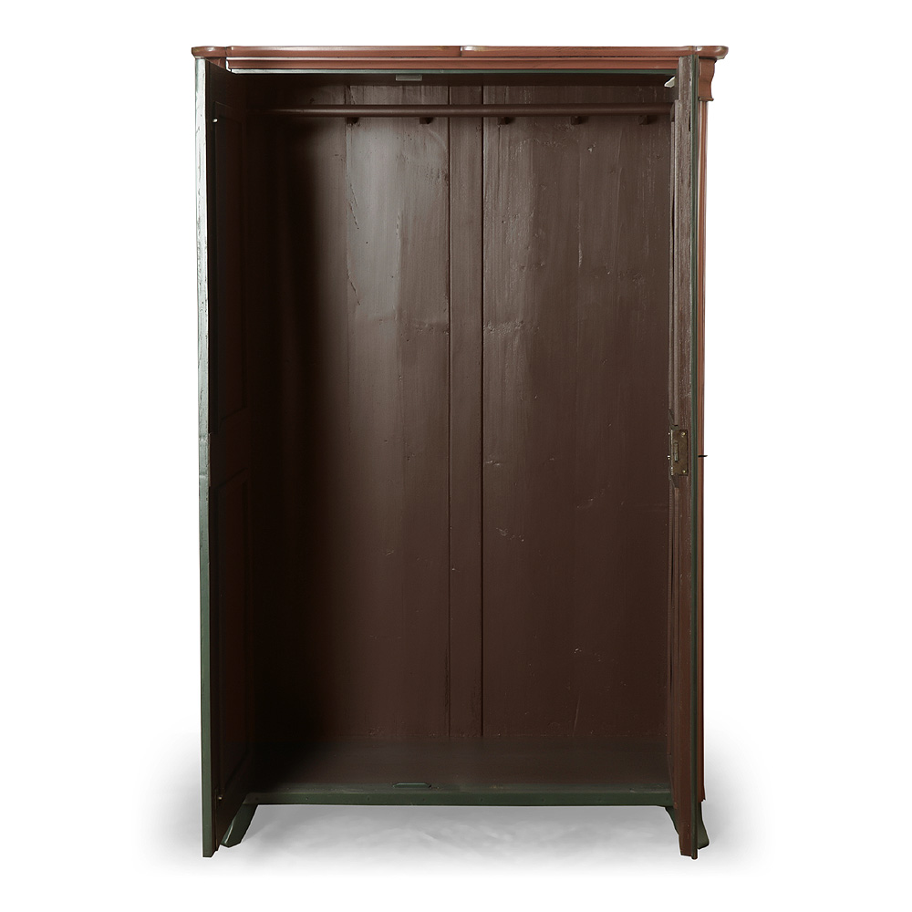 Dubová dvoudveřová skříň se selskými romantickými výjevy