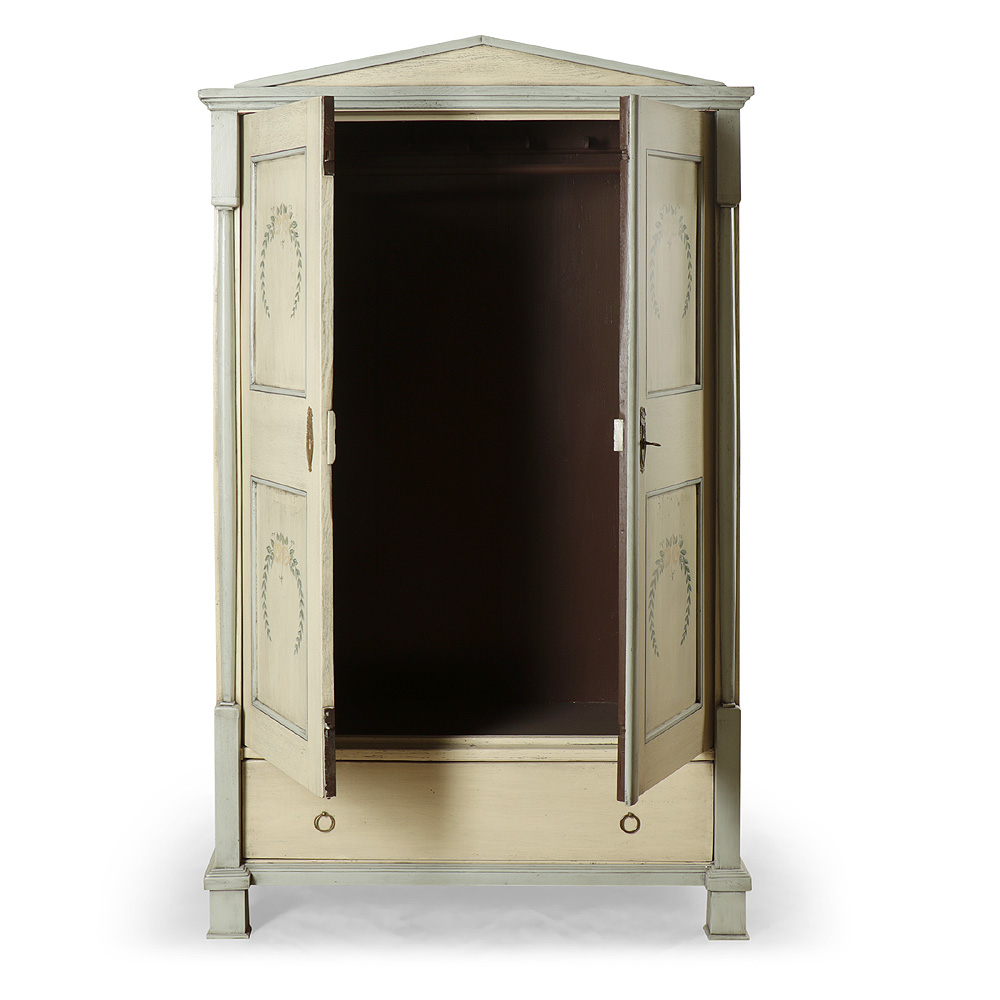 Starožitná malovaná dubová skříň