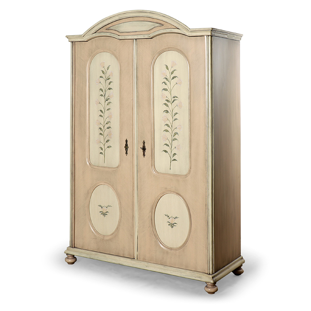 Policová malovaná šatní skříň