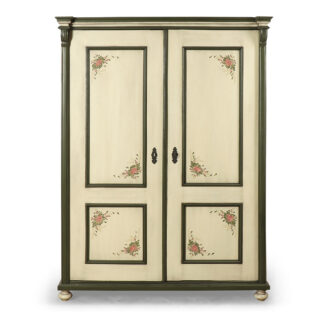 Repasovaná šatní skříň ze série Le Florac