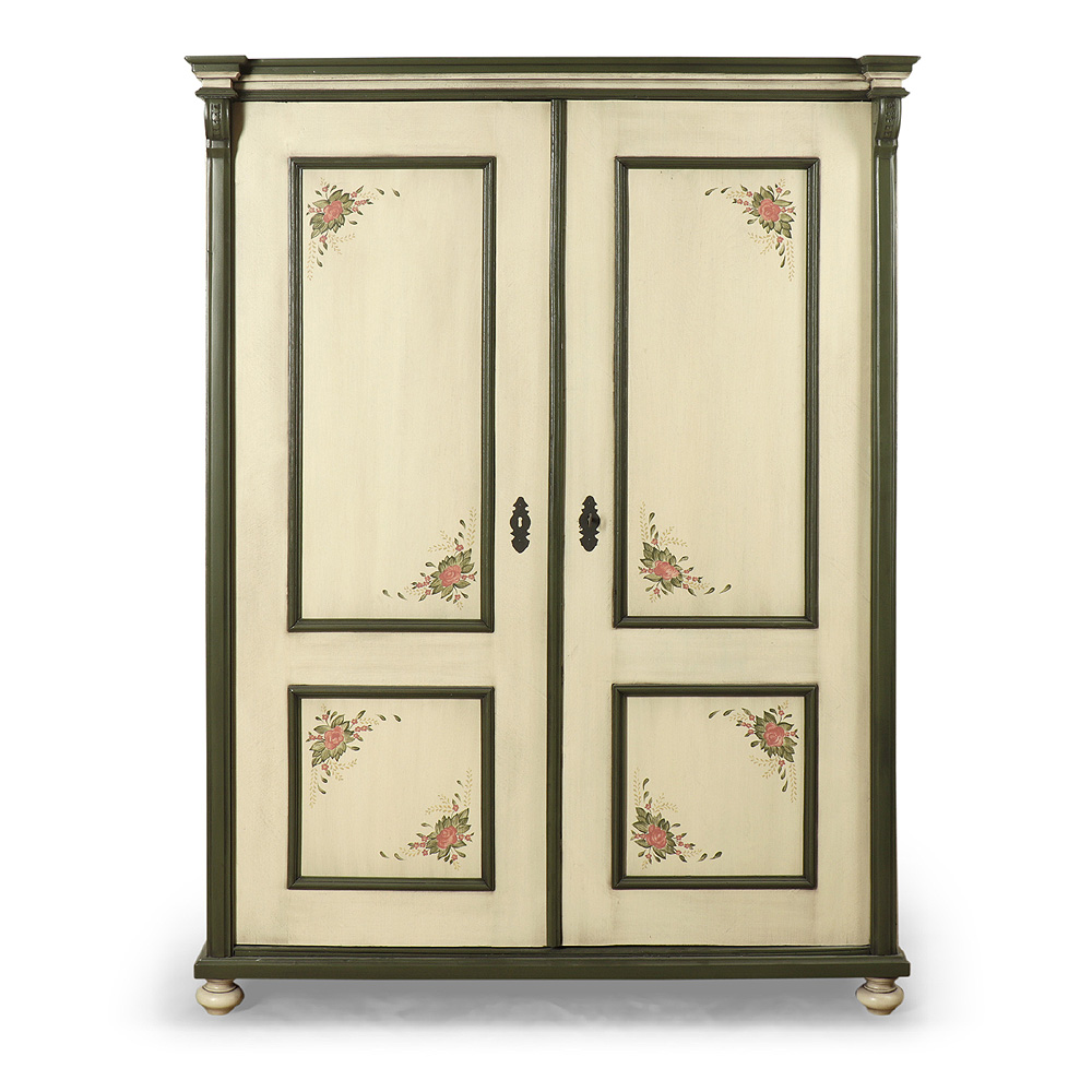 Repasovaná šatní skříň ze série Le Florac