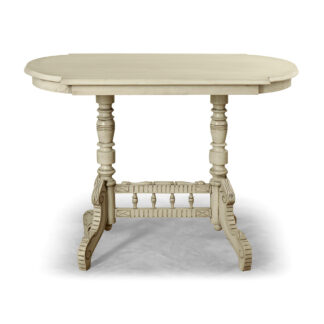 Starožitný repasovaný stolek se soustruženými a vyřezávanými nohami