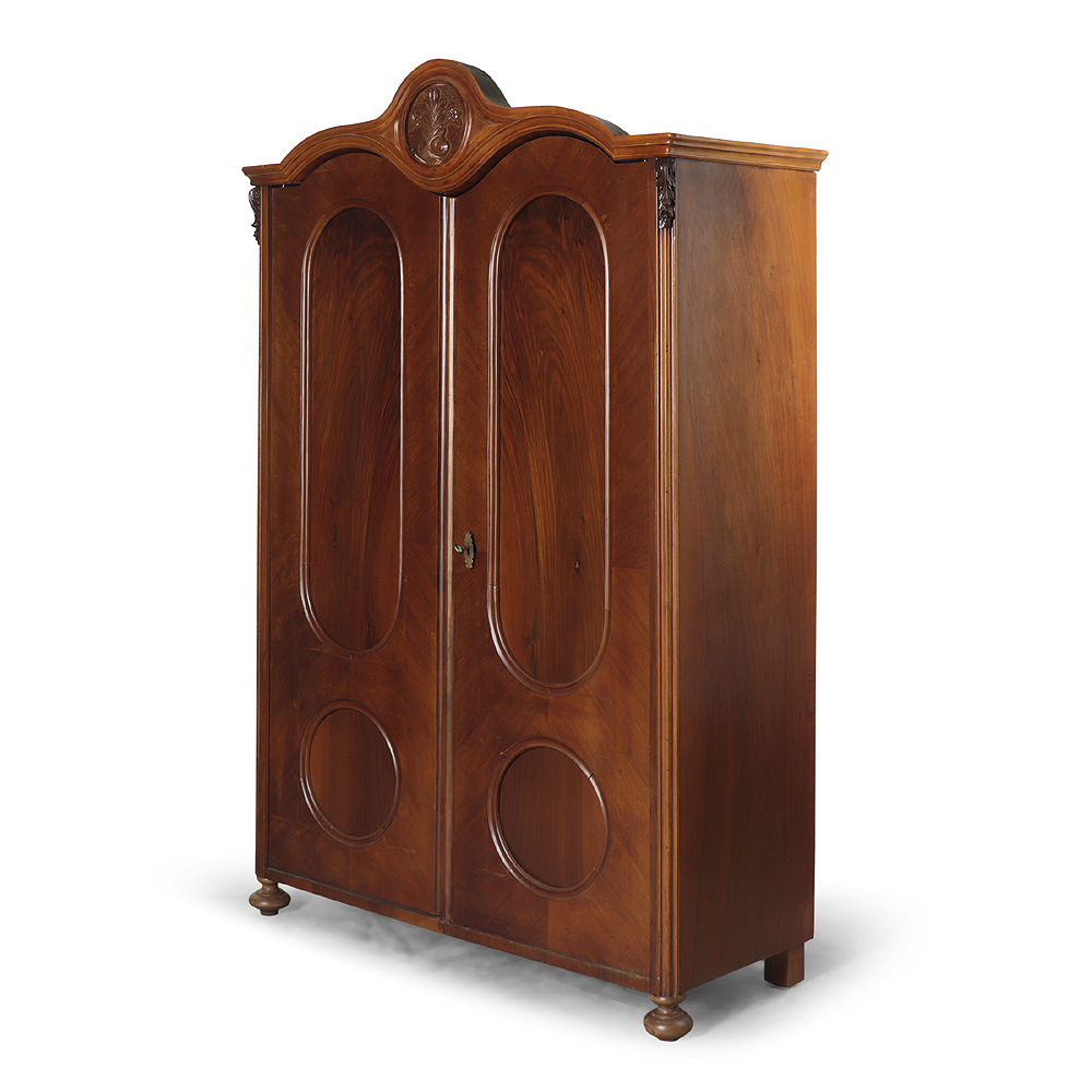 IDZ388c Repasovaná skříň s dvojitým obloukem z masivního dubového dřeva Repasovaná skříň s dvojitým obloukem z masivního dubového dřeva