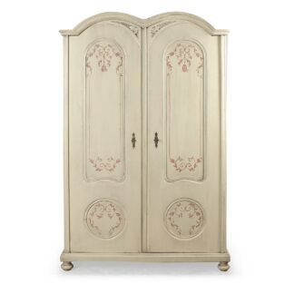 Vyřezávaná a malovaná šatní skříň z počátku minulého století.